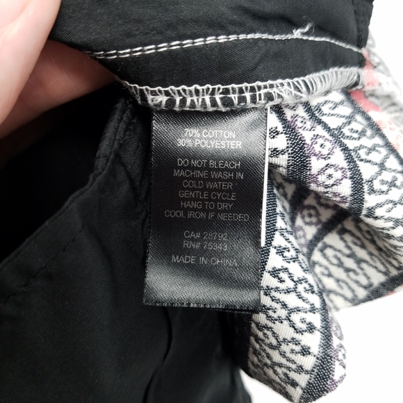 Artisan NY Tribal Cream & Black Midrise Shorts - Picture 6 of 6